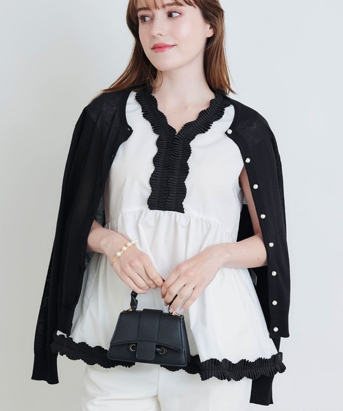 PICCIN PERLA(ピッチンペルラ)の「接触冷感UVカットパールボタンシアーカーディガン(カーディガン/ボレロ・レディース・オフホワイト/ブラック/エメラルド/チェリーピンク/ブルー・M)」の15枚目の写真