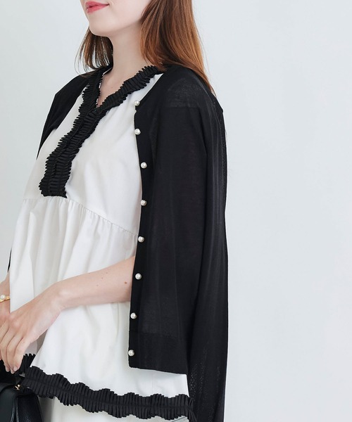 PICCIN PERLA(ピッチンペルラ)の「接触冷感UVカットパールボタンシアーカーディガン(カーディガン/ボレロ・レディース・オフホワイト/ブラック/エメラルド/チェリーピンク/ブルー・M)」の16枚目の写真