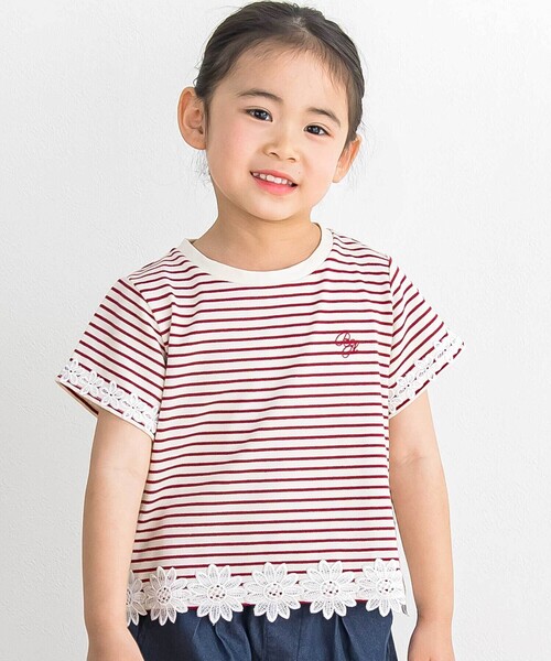 BeBe Petits Pois Vert(ベベプチポワヴェール)の「【店舗限定】ボーダー花レースTシャツ(95~160cm)(Tシャツ/カットソー・キッズ・レッド系その他/ブラック系その他・140cm/150cm/160cm/130cm/110cm/120cm)」の1枚目の写真
