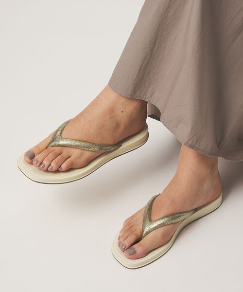 IPANEMA（イパネマ）の「＜Ipanema＞GLOW TRENDY サンダル（サンダル・レディース・ブラウン系/ブラック/ゴールド・35/36/33/34）」の4枚目の写真