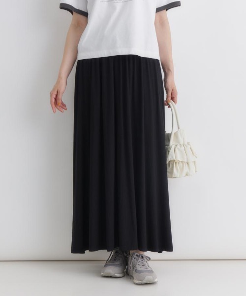Right-on（ライトオン）の「HONEYSUCKLE ROSE(ハニーサックルローズ)カットフレアスカート（スカート・レディース・ブラック/ライトグレー/ライトブラウン・S/L/M）」の2枚目の写真