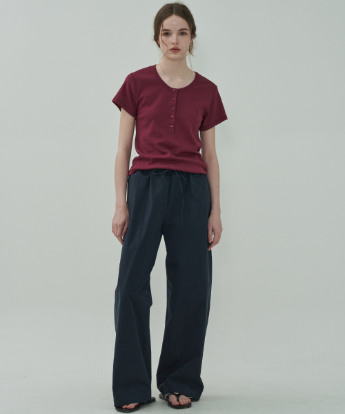 MOTT（モット）の「ヘンリーネックハーフTシャツ-パープル（Tシャツ/カットソー・レディース・その他・FREE）」の2枚目の写真