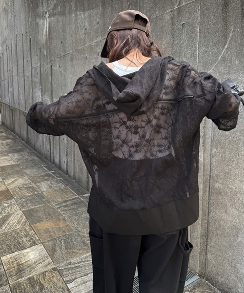 WILLFULLY(ウィルフリー)の「sheer mesh lace trim hoodie tops(Tシャツ/カットソー・レディース・ブラック/アイボリー/モカ・FREE)」の2枚目の写真