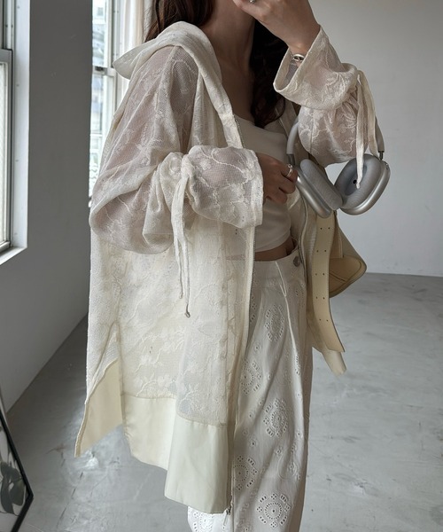 WILLFULLY(ウィルフリー)の「sheer mesh lace trim hoodie tops(Tシャツ/カットソー・レディース・ブラック/アイボリー/モカ・FREE)」の4枚目の写真