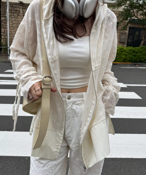 WILLFULLY(ウィルフリー)の「sheer mesh lace trim hoodie tops(Tシャツ/カットソー・レディース・ブラック/アイボリー/モカ・FREE)」の12枚目の写真