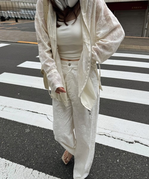 WILLFULLY(ウィルフリー)の「sheer mesh lace trim hoodie tops(Tシャツ/カットソー・レディース・ブラック/アイボリー/モカ・FREE)」の13枚目の写真
