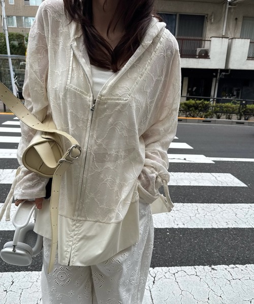 WILLFULLY(ウィルフリー)の「sheer mesh lace trim hoodie tops(Tシャツ/カットソー・レディース・ブラック/アイボリー/モカ・FREE)」の14枚目の写真