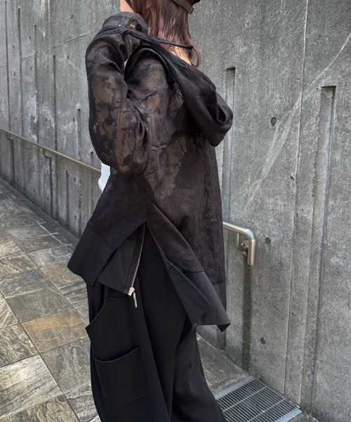 WILLFULLY(ウィルフリー)の「sheer mesh lace trim hoodie tops(Tシャツ/カットソー・レディース・ブラック/アイボリー/モカ・FREE)」の16枚目の写真