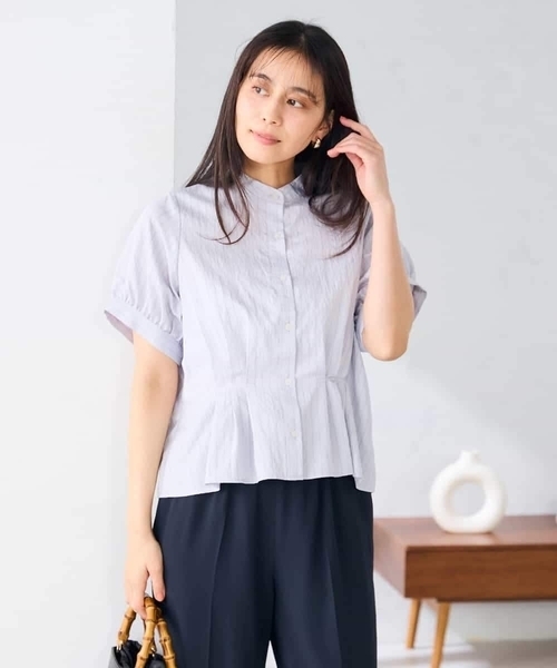a.v.v(アーヴェヴェ)の「ストライプペプラムクロップドシャツ(シャツ/ブラウス・レディース・ダークインディゴブルー/アイボリー/モカ・38/40)」の5枚目の写真