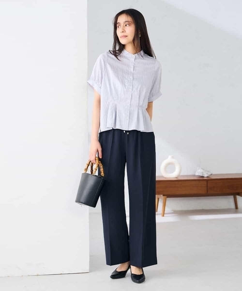 a.v.v(アーヴェヴェ)の「ストライプペプラムクロップドシャツ(シャツ/ブラウス・レディース・ダークインディゴブルー/アイボリー/モカ・38/40)」の8枚目の写真