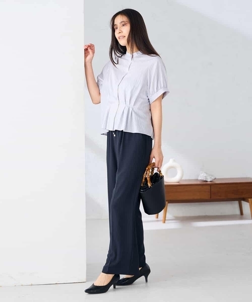 a.v.v(アーヴェヴェ)の「ストライプペプラムクロップドシャツ(シャツ/ブラウス・レディース・ダークインディゴブルー/アイボリー/モカ・38/40)」の12枚目の写真