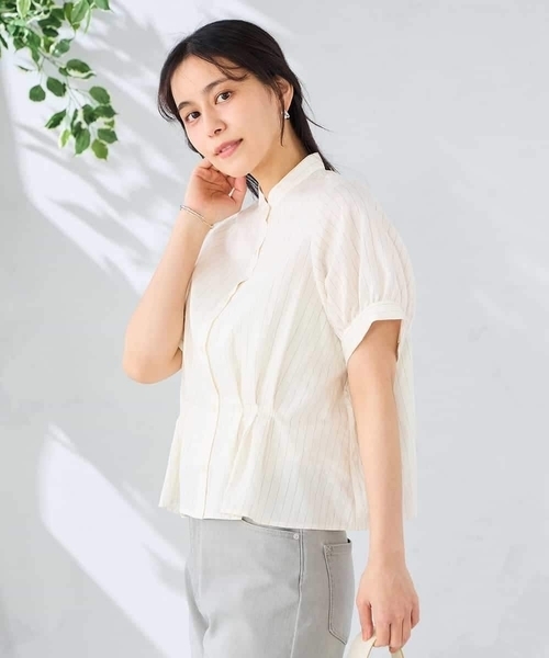 a.v.v(アーヴェヴェ)の「ストライプペプラムクロップドシャツ(シャツ/ブラウス・レディース・ダークインディゴブルー/アイボリー/モカ・38/40)」の18枚目の写真