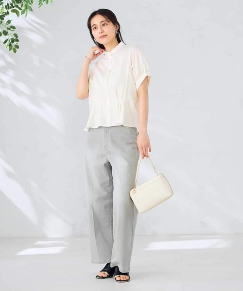 a.v.v(アーヴェヴェ)の「ストライプペプラムクロップドシャツ(シャツ/ブラウス・レディース・ダークインディゴブルー/アイボリー/モカ・38/40)」の19枚目の写真