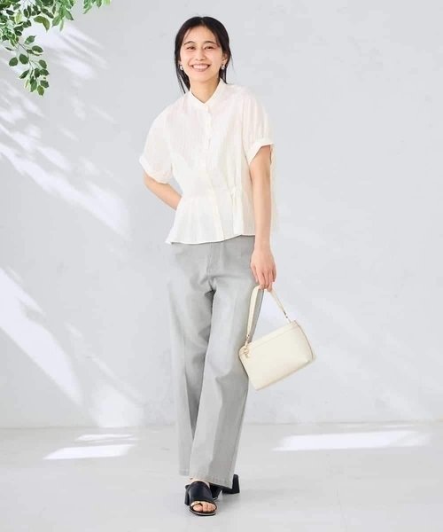 a.v.v(アーヴェヴェ)の「ストライプペプラムクロップドシャツ(シャツ/ブラウス・レディース・ダークインディゴブルー/アイボリー/モカ・38/40)」の20枚目の写真