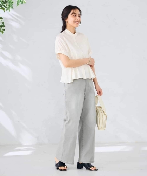a.v.v(アーヴェヴェ)の「ストライプペプラムクロップドシャツ(シャツ/ブラウス・レディース・ダークインディゴブルー/アイボリー/モカ・38/40)」の21枚目の写真