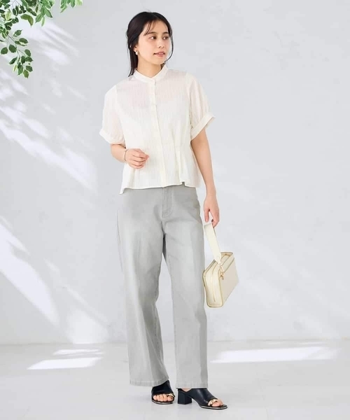 a.v.v(アーヴェヴェ)の「ストライプペプラムクロップドシャツ(シャツ/ブラウス・レディース・ダークインディゴブルー/アイボリー/モカ・38/40)」の22枚目の写真