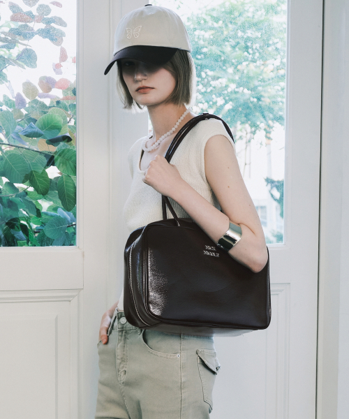 NICK&NICOLE(ニックアンドニコール)の「NICOLE LOGO MINIMAL SQUARE BAG_BROWN(ショルダーバッグ・レディース・その他・FREE)」の5枚目の写真