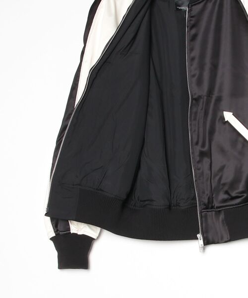 Y-3(ワイスリー)の「Y-3 LIQUID LOGO SATIN SOUVENIR JACKET(ブルゾン・メンズ・ブラック×ホワイト・SMALL/X-SMALL/LARGE/MEDIUM/X-LARGE/XX-SMALL/XX-LARGE)」の9枚目の写真