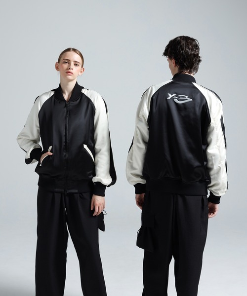 Y-3(ワイスリー)の「Y-3 LIQUID LOGO SATIN SOUVENIR JACKET(ブルゾン・メンズ・ブラック×ホワイト・SMALL/X-SMALL/LARGE/MEDIUM/X-LARGE/XX-SMALL/XX-LARGE)」の1枚目の写真
