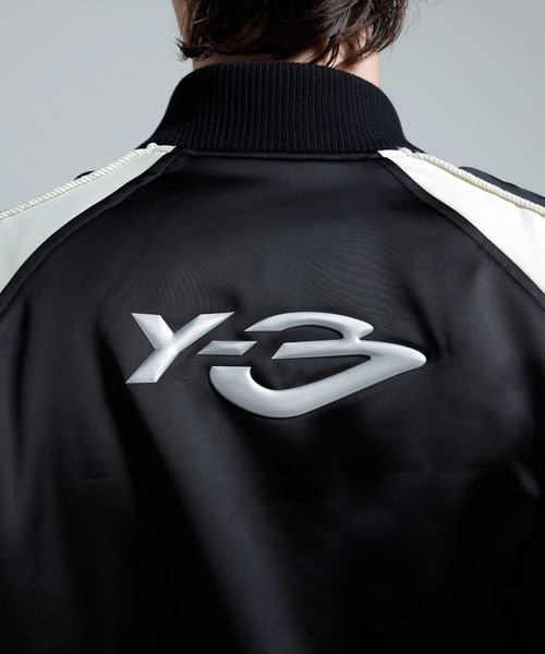 Y-3(ワイスリー)の「Y-3 LIQUID LOGO SATIN SOUVENIR JACKET(ブルゾン・メンズ・ブラック×ホワイト・SMALL/X-SMALL/LARGE/MEDIUM/X-LARGE/XX-SMALL/XX-LARGE)」の6枚目の写真
