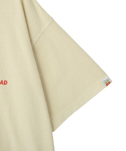 Disney(ディズニー)の「【TOY STORY】ヴィンテージ加工グラフィックTシャツ(Tシャツ/カットソー・レディース・ベージュ/オフホワイト・FREE)」の5枚目の写真