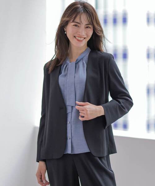 J.PRESS Ladies(J.プレス レディス)の「【セットアップ対応・人気素材】Light ジョーゼット ノーカラー ジャケット(ノーカラージャケット・レディース・ネイビー系/ブラック系・XS/S)」の1枚目の写真