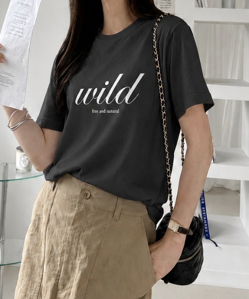 sowme.(ソウミー)の「大人っぽく着映える◎【筆記体ロゴ ベーシック Tシャツ】(Tシャツ/カットソー・レディース・スミクロ/チャコールグレー・MEDIUM/SMALL/LARGE)」の2枚目の写真