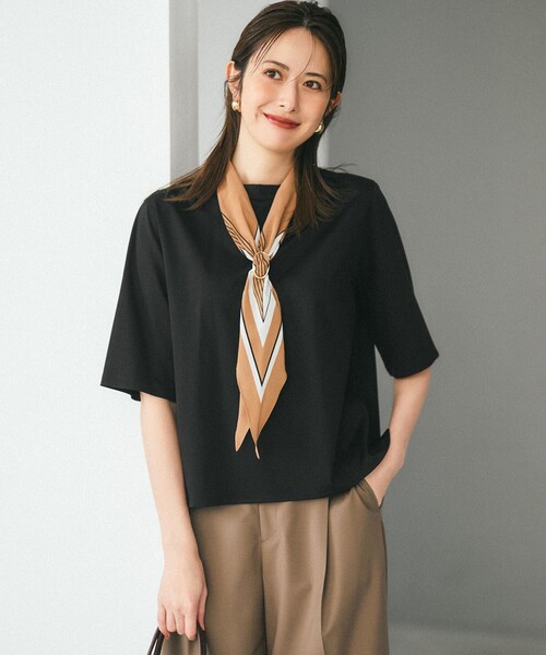 23区 L(ニジュウサンクオオキイサイズ)の「スカーフコンビ ボウタイセット カットソー(Tシャツ/カットソー・レディース・ホワイト系/ダークブラウン系/ブラック系・44/46)」の2枚目の写真