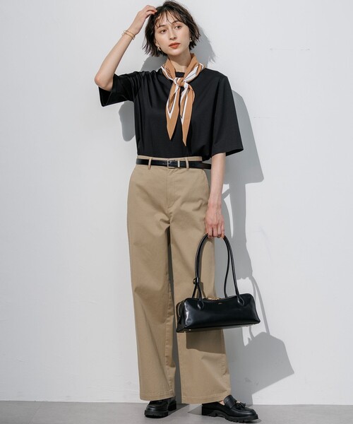 23区 L(ニジュウサンクオオキイサイズ)の「スカーフコンビ ボウタイセット カットソー(Tシャツ/カットソー・レディース・ホワイト系/ダークブラウン系/ブラック系・44/46)」の8枚目の写真