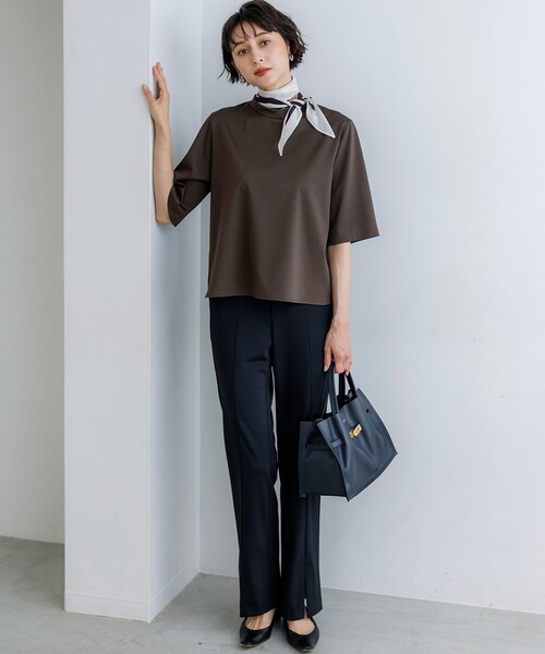 23区 L(ニジュウサンクオオキイサイズ)の「スカーフコンビ ボウタイセット カットソー(Tシャツ/カットソー・レディース・ホワイト系/ダークブラウン系/ブラック系・44/46)」の15枚目の写真