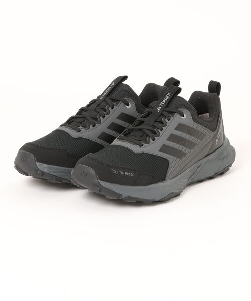 adidas(アディダス)の「adidas アディダス TERREX TRACEFINDER 2 CLIMA【防水透湿】メンズスニーカー(テレックストレースファインダー2クライマ) JI0274 コアブラック/グレーシックス(スニーカー・メンズ・ブラック×ブラック・25.5cm/26.0cm/26.5cm/27.0cm/27.5cm/28.0cm/29.0cm)」の1枚目の写真