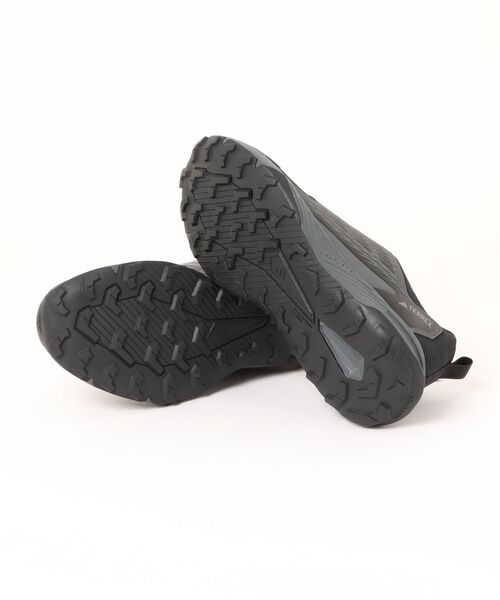 adidas(アディダス)の「adidas アディダス TERREX TRACEFINDER 2 CLIMA【防水透湿】メンズスニーカー(テレックストレースファインダー2クライマ) JI0274 コアブラック/グレーシックス(スニーカー・メンズ・ブラック×ブラック・25.5cm/26.0cm/26.5cm/27.0cm/27.5cm/28.0cm/29.0cm)」の3枚目の写真
