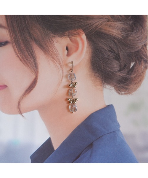tone（トーン）の「【R】1033　揺れるガラス×シルバーピアス(MA)（ピアス（両耳用）・レディース・ブルー・FREE）」の3枚目の写真