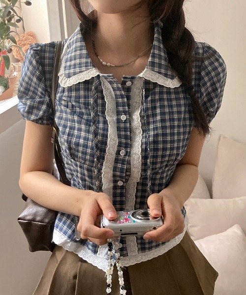 2ly2(トゥーリートゥー)の「レースカラー チェック柄 半袖ブラウス(シャツ/ブラウス・レディース・ネイビー/ホワイト・FREE)」の9枚目の写真