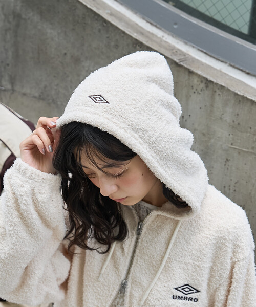 FREAK'S STORE（フリークスストア）の「UMBRO × FREAK'S STORE/アンブロ 別注 Boucle Hoodie/別注 ブークレ フ―ディー（その他アウター・レディース・オフホワイト/ブラウン/ブラック・ﾌﾘ-）」の8枚目の写真