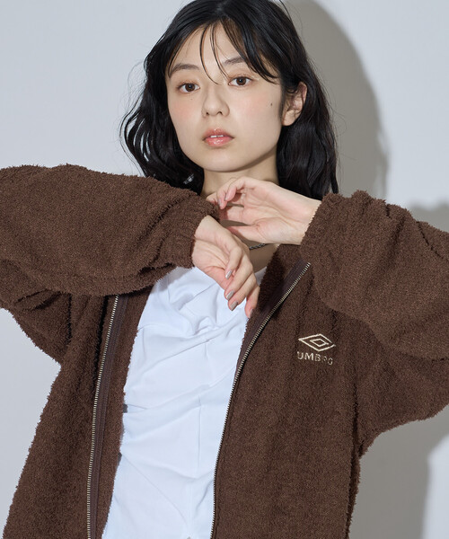 FREAK'S STORE（フリークスストア）の「UMBRO × FREAK'S STORE/アンブロ 別注 Boucle Hoodie/別注 ブークレ フ―ディー（その他アウター・レディース・オフホワイト/ブラウン/ブラック・ﾌﾘ-）」の19枚目の写真