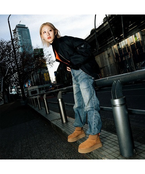 UGG(アグ)の「アグ【UGG】- ブーツ【UGG W CLASSIC MINI DIPPER 1168170】(ブーツ・レディース・ブラウン・24.0cm/25.0cm/23.0cm)」の6枚目の写真