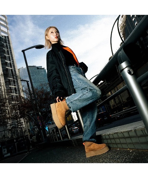 UGG(アグ)の「アグ【UGG】- ブーツ【UGG W CLASSIC MINI DIPPER 1168170】(ブーツ・レディース・ブラウン・24.0cm/25.0cm/23.0cm)」の7枚目の写真