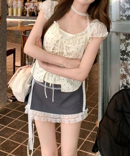 Emilie(エミリー)の「ドット柄 レイヤード風 リボン 半袖トップス チョーカー付き(Tシャツ/カットソー・レディース・アイボリー・FREE)」の4枚目の写真