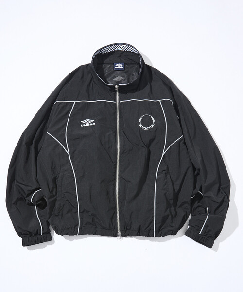 FREAK'S STORE(フリークスストア)の「UMBRO × ONE OR EIGHT ナイロン トラックジャケット(ブルゾン・メンズ・ブラック・LARGE/SMALL/MEDIUM/X-LARGE)」の2枚目の写真