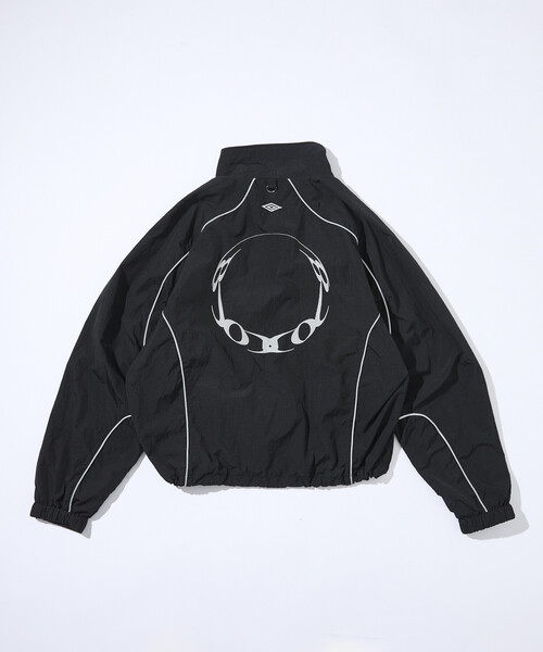 FREAK'S STORE(フリークスストア)の「UMBRO × ONE OR EIGHT ナイロン トラックジャケット(ブルゾン・メンズ・ブラック・LARGE/SMALL/MEDIUM/X-LARGE)」の15枚目の写真