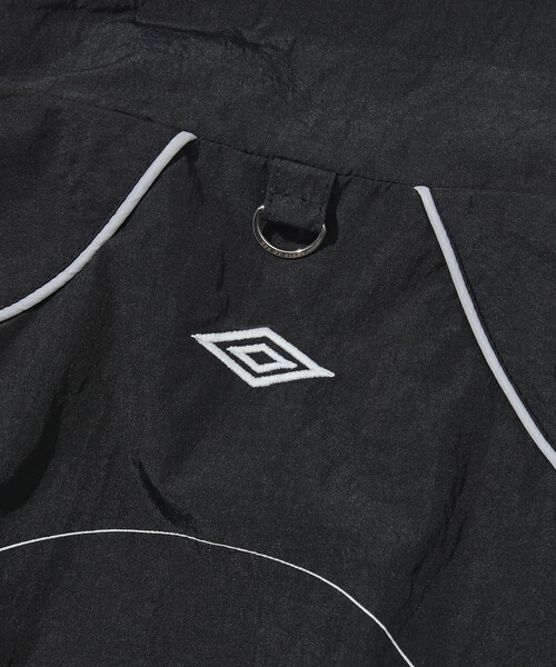 FREAK'S STORE(フリークスストア)の「UMBRO × ONE OR EIGHT ナイロン トラックジャケット(ブルゾン・メンズ・ブラック・LARGE/SMALL/MEDIUM/X-LARGE)」の17枚目の写真