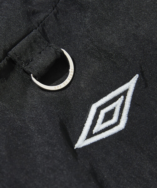 FREAK'S STORE(フリークスストア)の「UMBRO × ONE OR EIGHT ナイロン トラックジャケット(ブルゾン・メンズ・ブラック・LARGE/SMALL/MEDIUM/X-LARGE)」の18枚目の写真