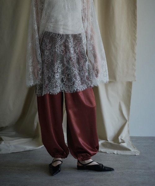 W:Huku(フーク)の「【W:Huku シルキーサテン】サイド ドロスト バルーンパンツ / Silky Satin Side-Drawstring Balloon Pants(その他パンツ・レディース・ブラウン/ピンク/ネイビー/オフホワイト・FREE)」の2枚目の写真