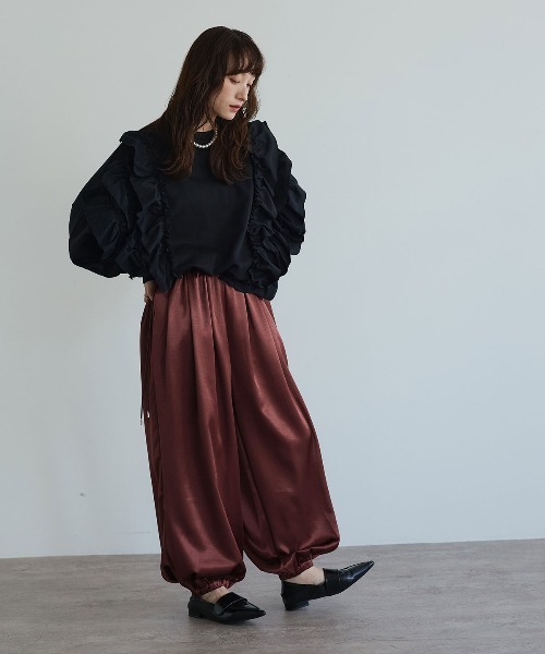 W:Huku(フーク)の「【W:Huku シルキーサテン】サイド ドロスト バルーンパンツ / Silky Satin Side-Drawstring Balloon Pants(その他パンツ・レディース・ブラウン/ピンク/ネイビー/オフホワイト・FREE)」の9枚目の写真