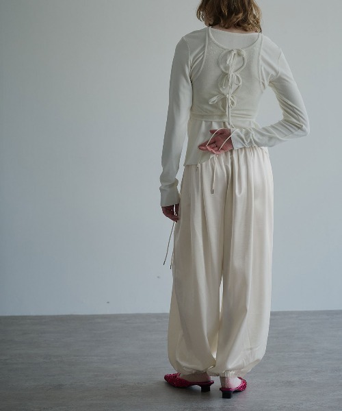 W:Huku(フーク)の「【W:Huku シルキーサテン】サイド ドロスト バルーンパンツ / Silky Satin Side-Drawstring Balloon Pants(その他パンツ・レディース・ブラウン/ピンク/ネイビー/オフホワイト・FREE)」の11枚目の写真