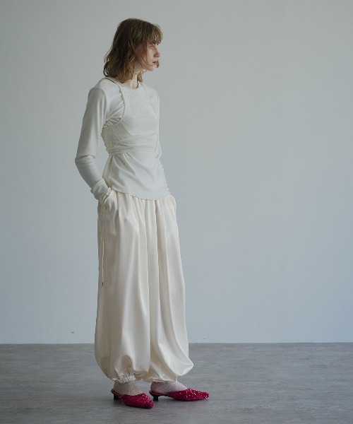 W:Huku(フーク)の「【W:Huku シルキーサテン】サイド ドロスト バルーンパンツ / Silky Satin Side-Drawstring Balloon Pants(その他パンツ・レディース・ブラウン/ピンク/ネイビー/オフホワイト・FREE)」の14枚目の写真