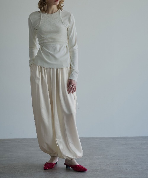 W:Huku(フーク)の「【W:Huku シルキーサテン】サイド ドロスト バルーンパンツ / Silky Satin Side-Drawstring Balloon Pants(その他パンツ・レディース・ブラウン/ピンク/ネイビー/オフホワイト・FREE)」の20枚目の写真