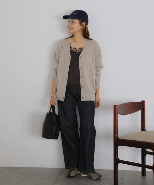 JOURNAL STANDARD(ジャーナルスタンダード)の「WASHABLE COMF Vネックカーディガン(カーディガン/ボレロ・レディース・ネイビー/ベージュ/ブラウン・FREE)」の15枚目の写真