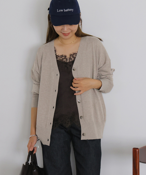 JOURNAL STANDARD(ジャーナルスタンダード)の「WASHABLE COMF Vネックカーディガン(カーディガン/ボレロ・レディース・ネイビー/ベージュ/ブラウン・FREE)」の5枚目の写真